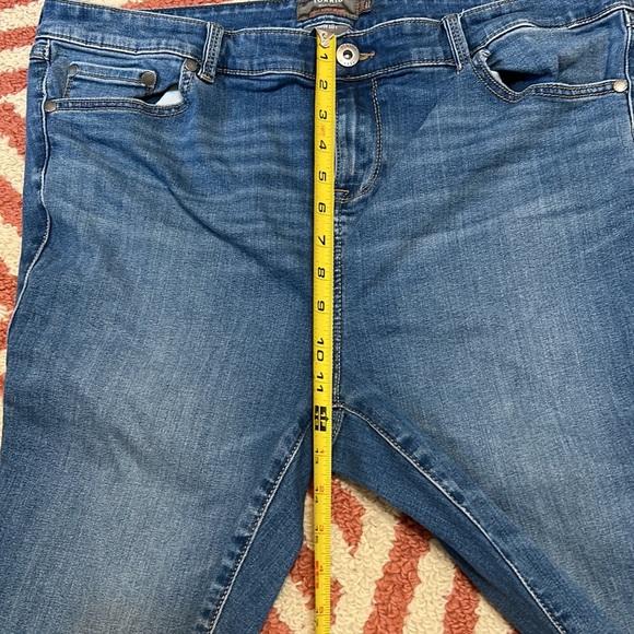 TORRID 18 #feelthefit super skinny high rise super soft jeans in EUC - Picture 3 of 8